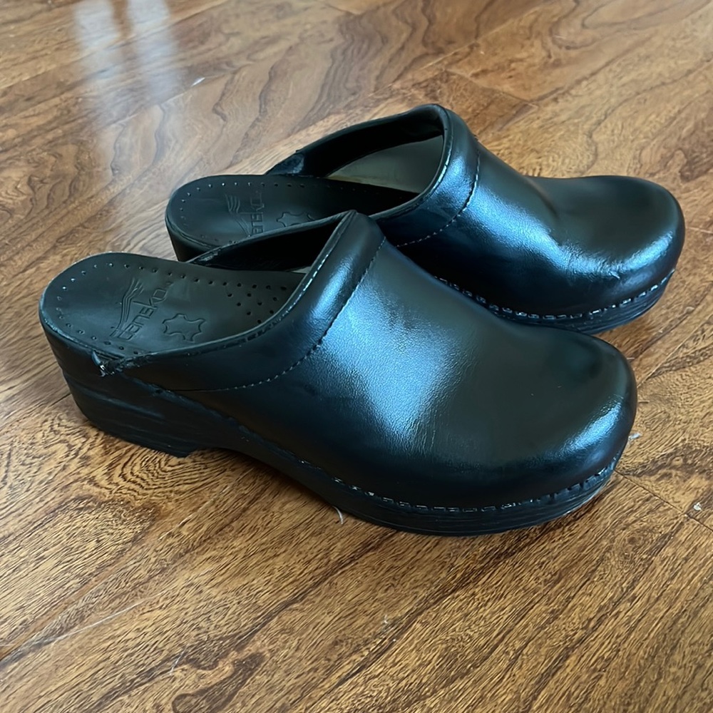 Dansko Clog, Black, size 36